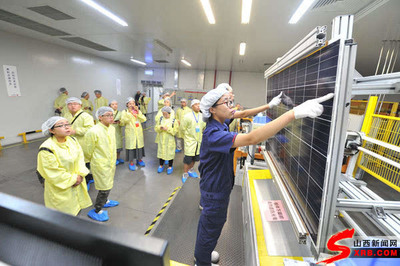 全國(guó)網(wǎng)媒記者走進(jìn)晉能清潔能源，探訪光伏電池開(kāi)發(fā)之“奧秘”